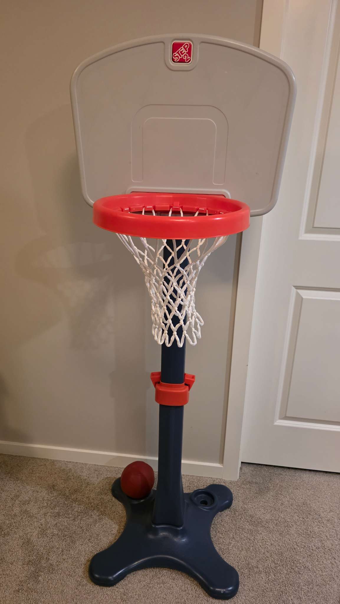 Step2 Adjustable Kids Basketball Hoop with Ball, VGUC