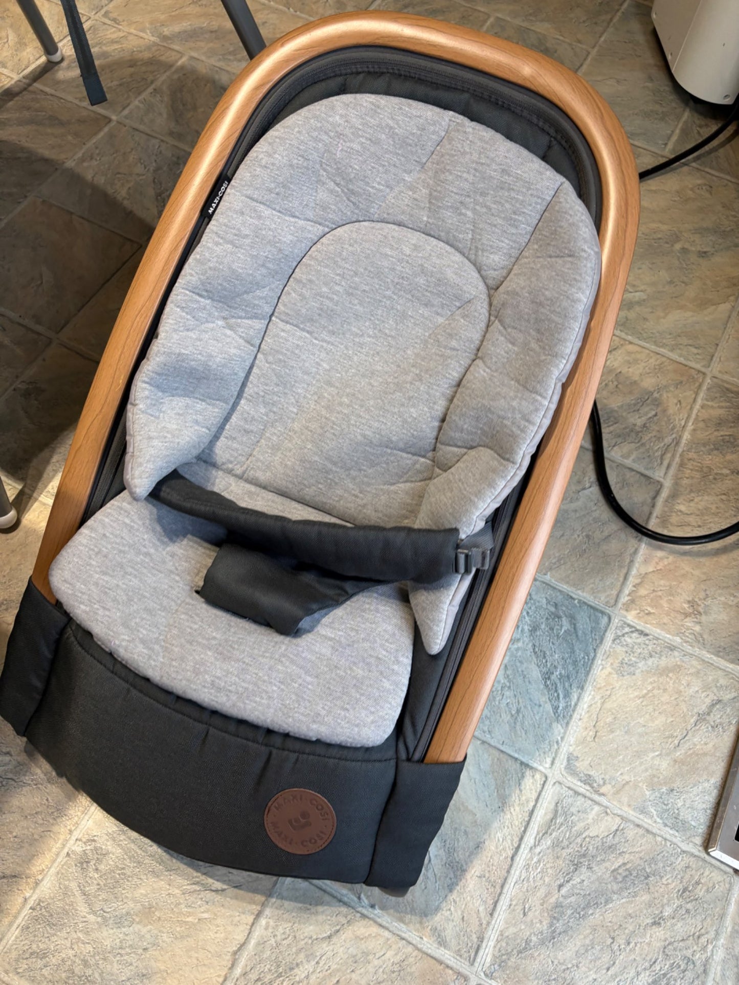 Maxi Cosi Kori bouncer and seat
