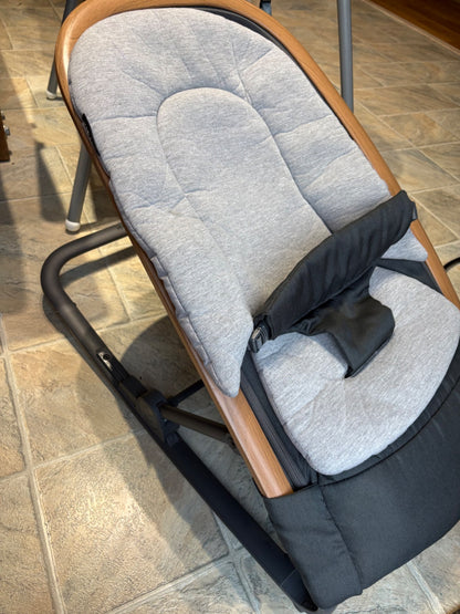 Maxi Cosi Kori bouncer and seat