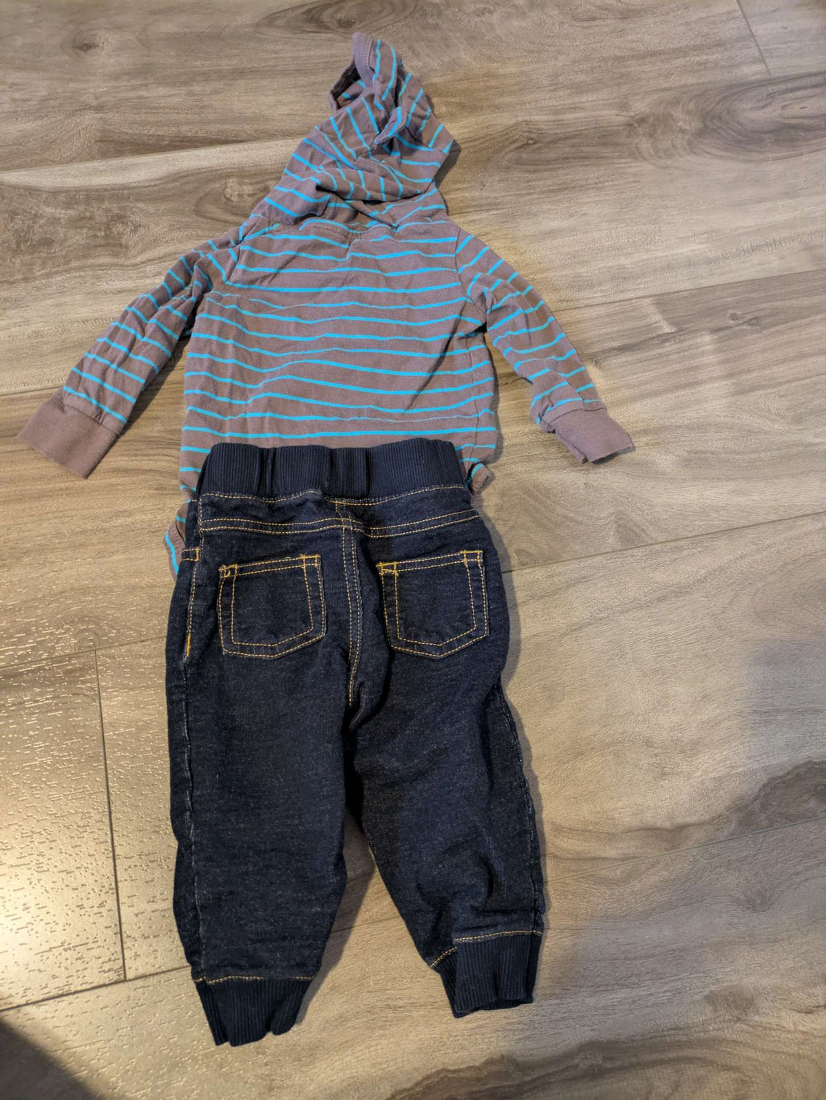 Carter's striped bear onesie and jeans outfit , Kids 9 Month (6-9M)