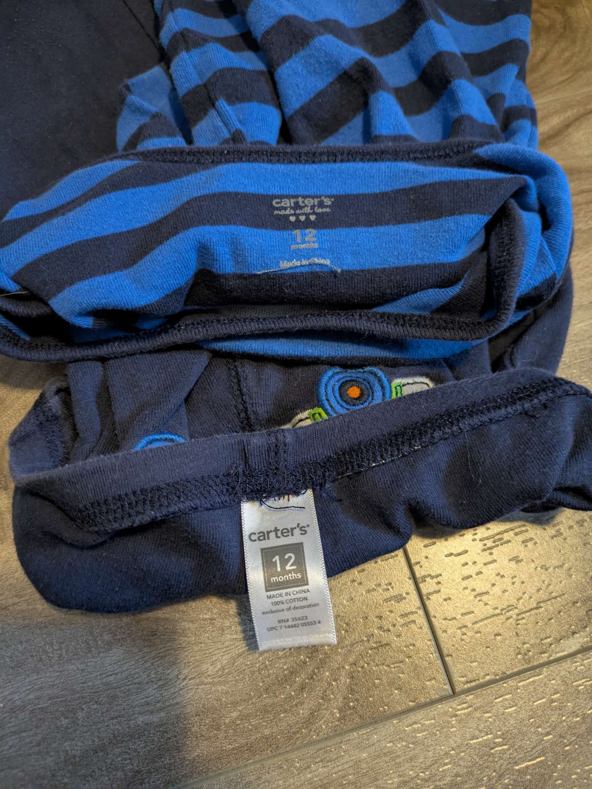Carter's cars outfit , Kids 12 Month (9-12M)