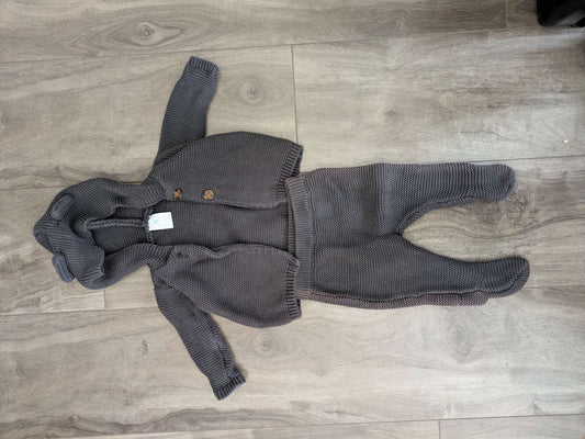 Knit pants with covered toes and sweater with bear ears, Kids 3 Month (0-3M)