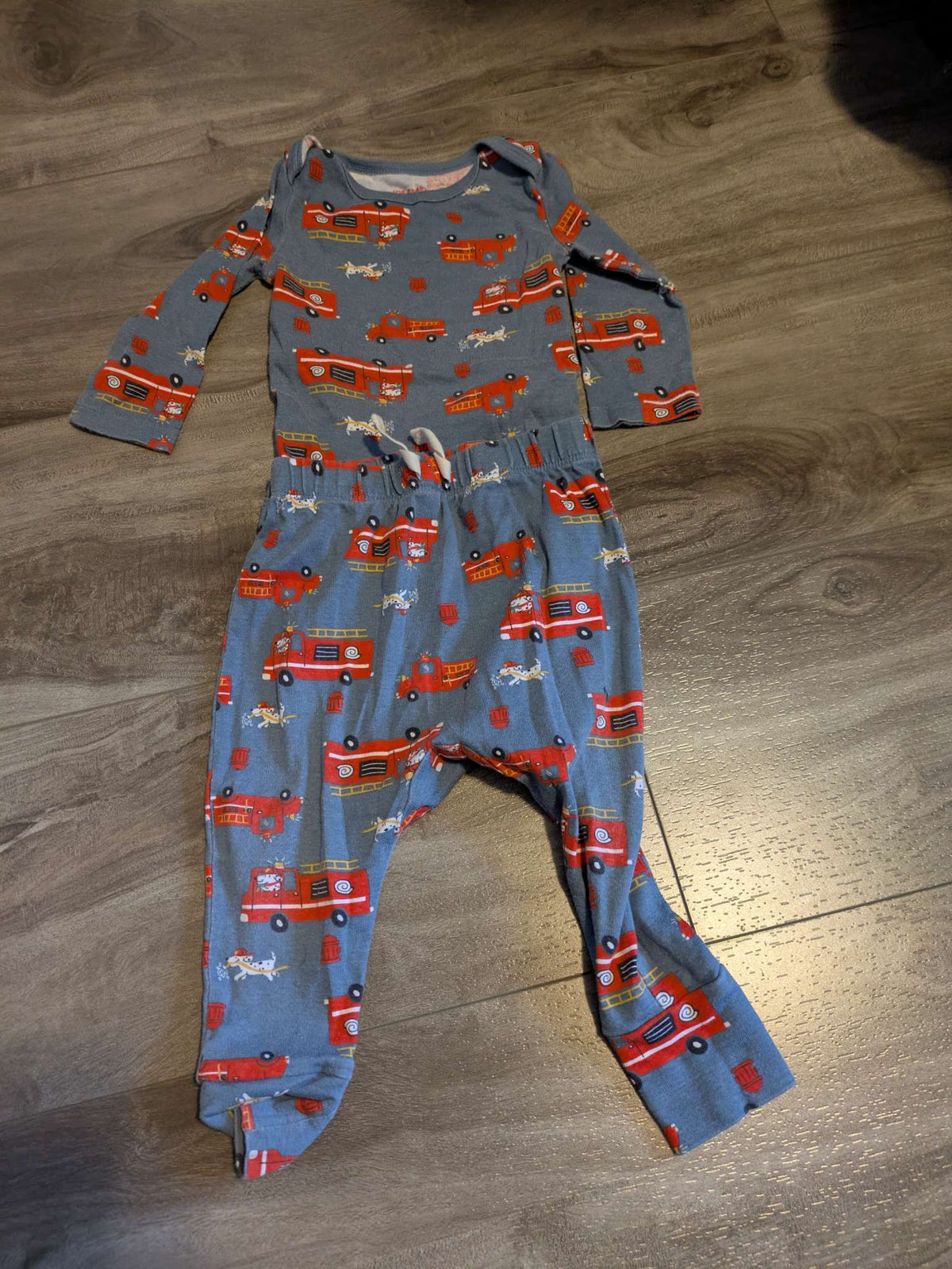 Fire truck outfit - Joe Fresh , Kids 12 Month (9-12M)