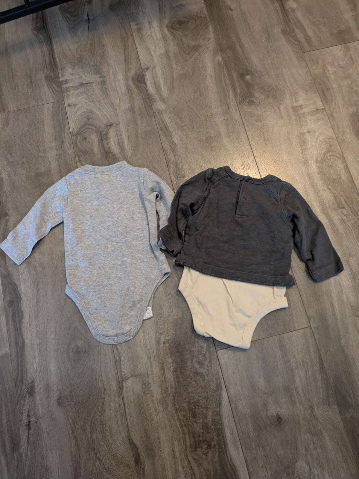 2 boys long sleeve onesies, Kids 6 Month (3-6M)