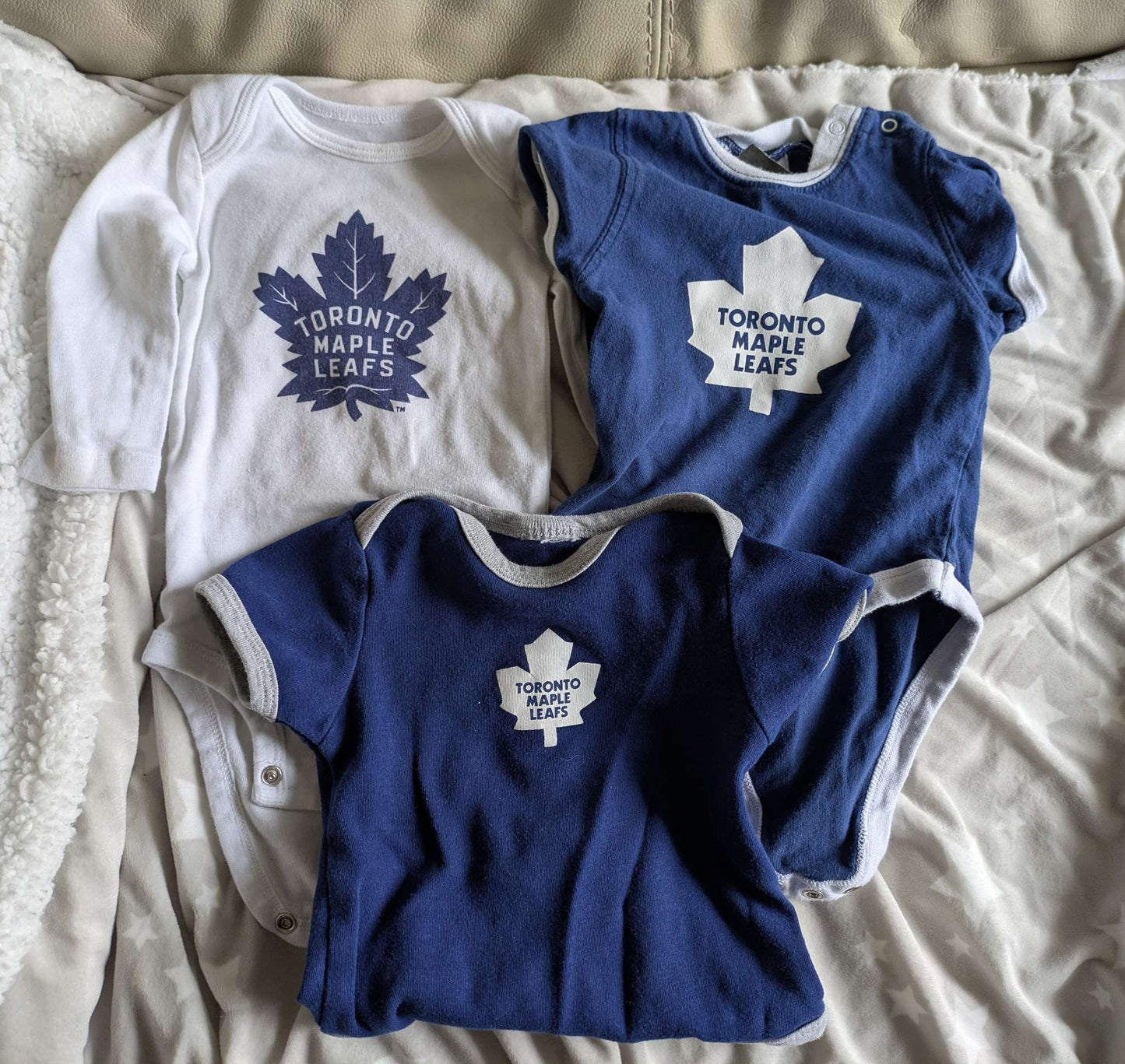3 Toronto Maple Leafs onesies, Kids 6 Month (3-6M)