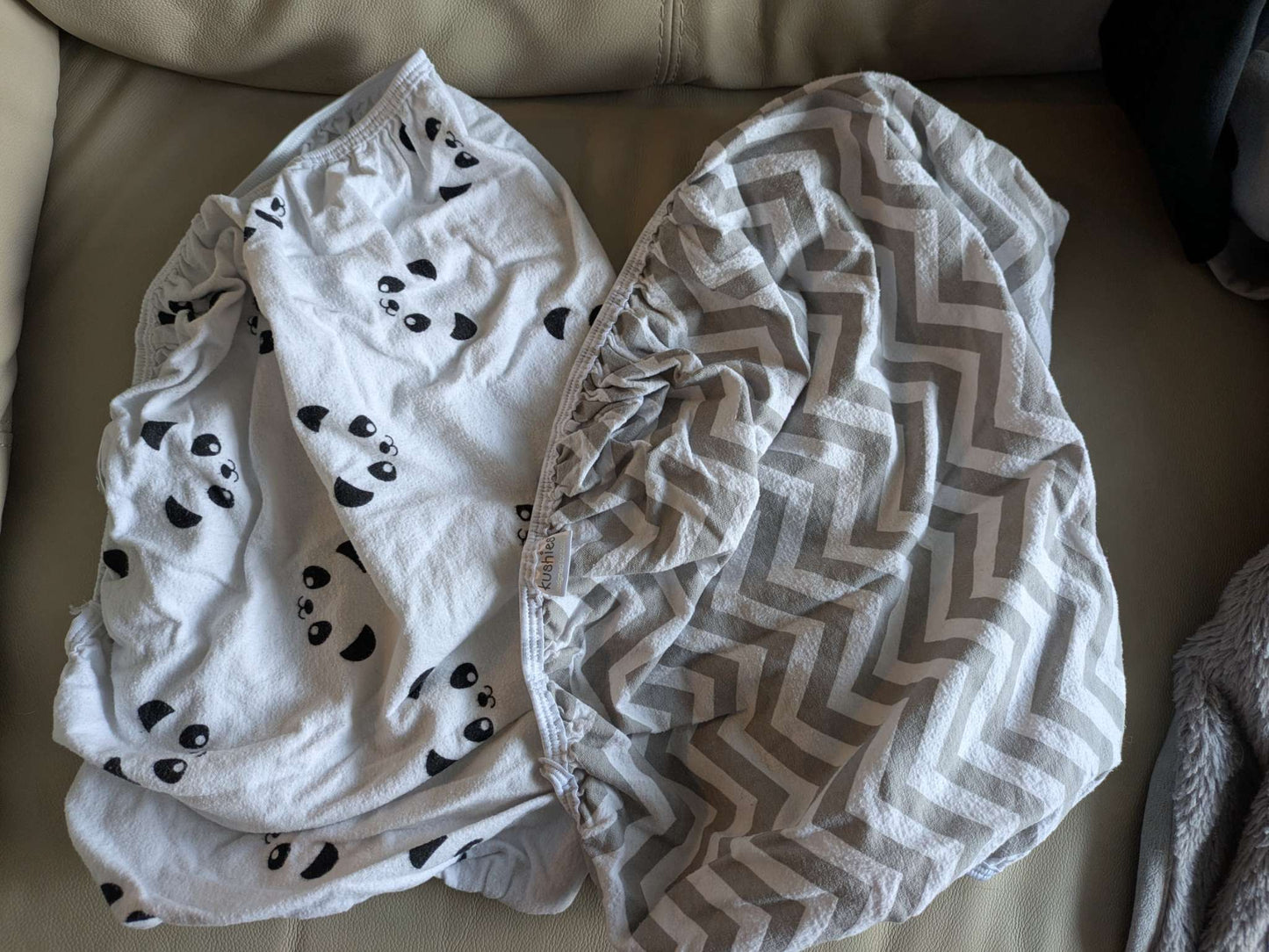 Kushies bassinet sheets (2)