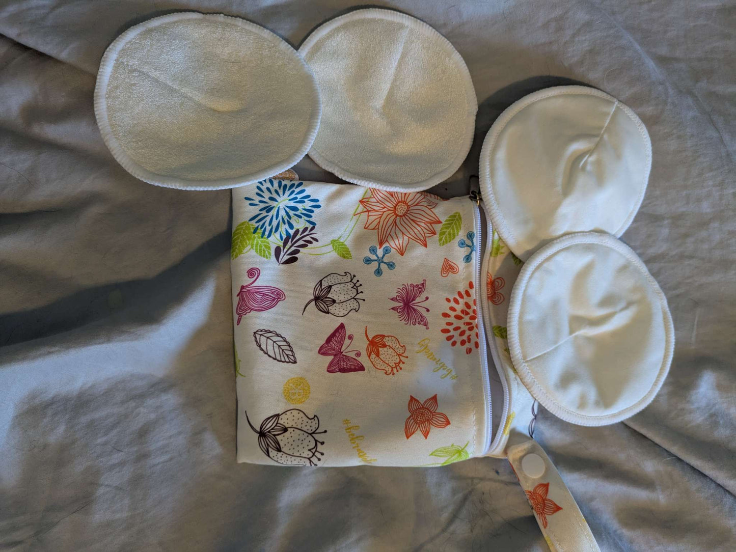 Organic reusable nursing pads with storage bag