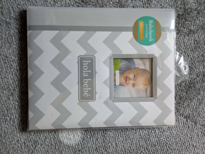 Baby milestone book - in Spanish
