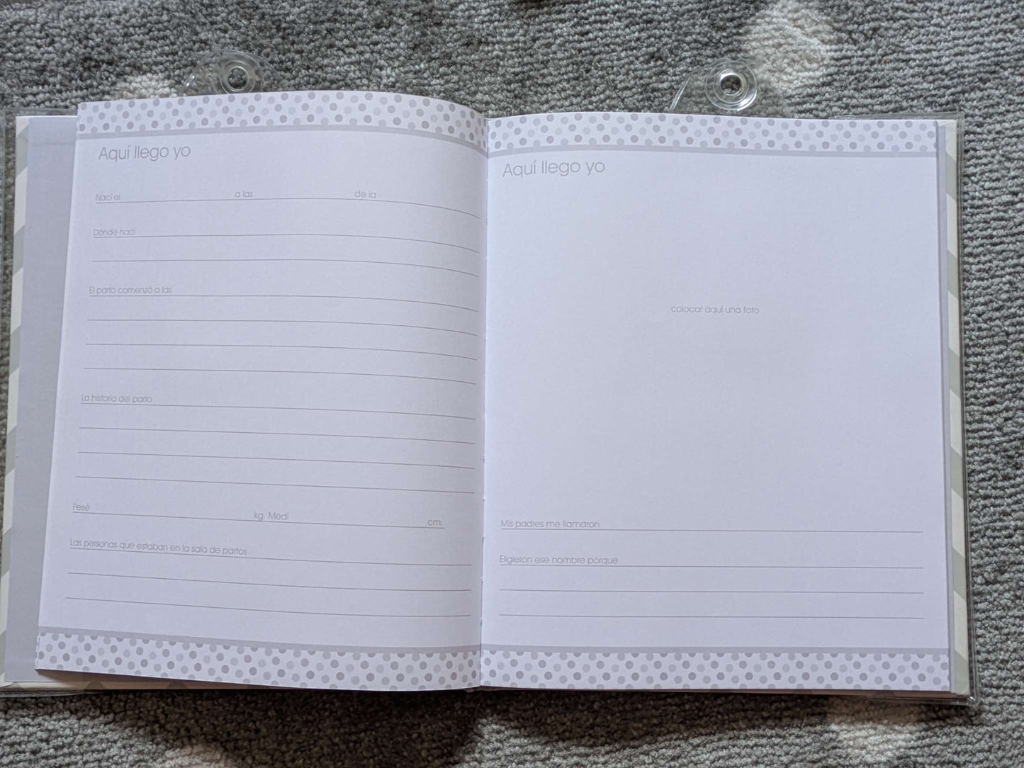 Baby milestone book - in Spanish