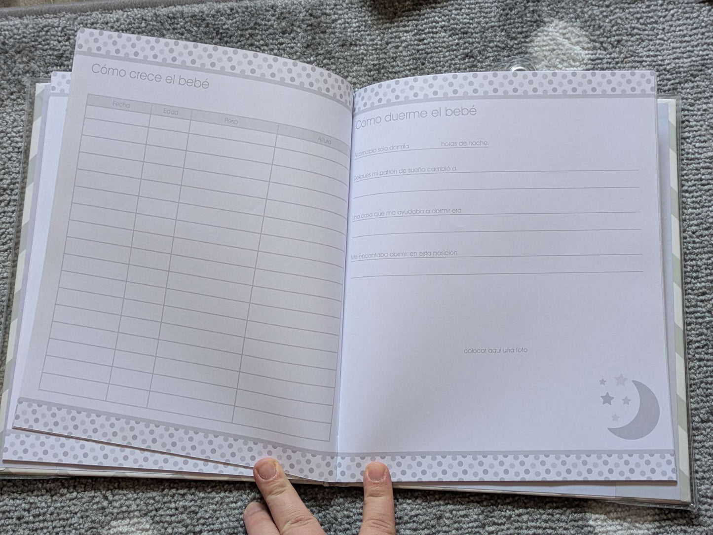Baby milestone book - in Spanish