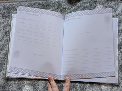Baby milestone book - in Spanish