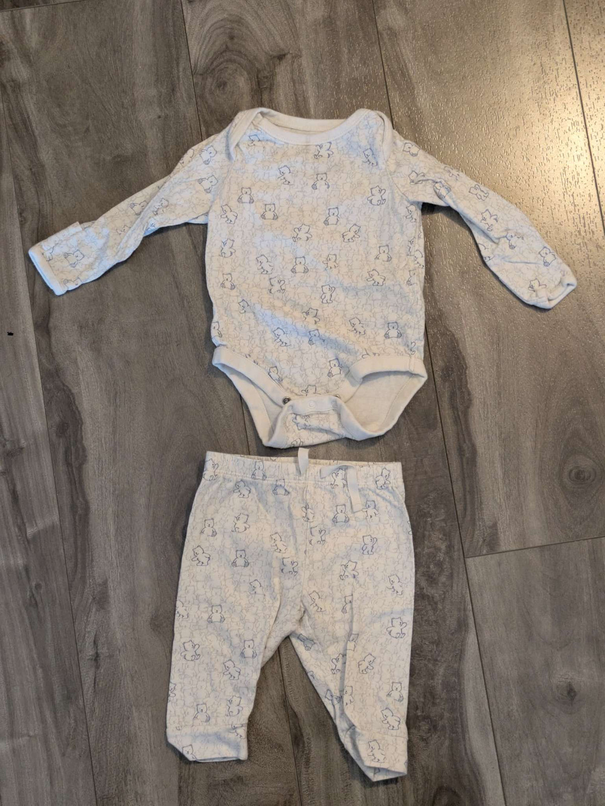 Baby gap bear print outfit , Kids 6 Month (3-6M)