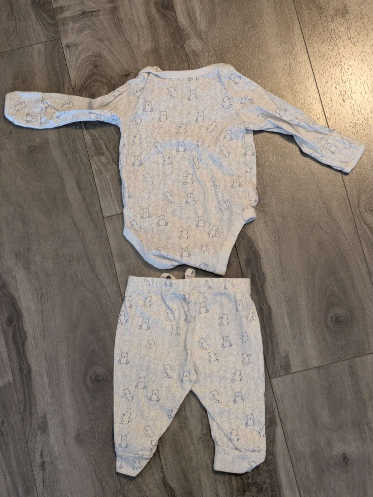 Baby gap bear print outfit , Kids 6 Month (3-6M)