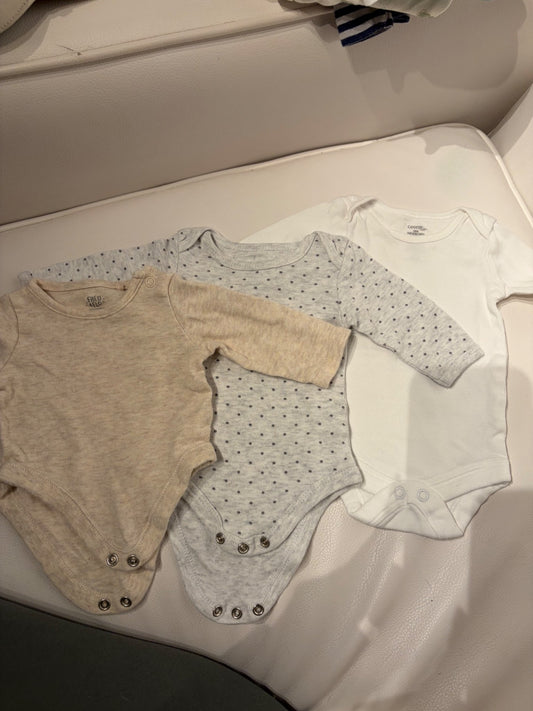 3 long sleeve NB vests, Kids Newborn