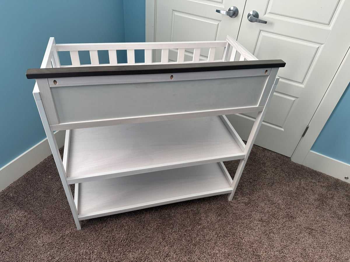 Sorelle Farmhouse Change table
