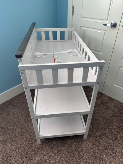 Sorelle Farmhouse Change table