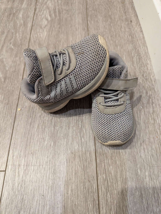 Kswiss toddler 5.5 , Shoes 5.5 (Walkers:12-24 mth)