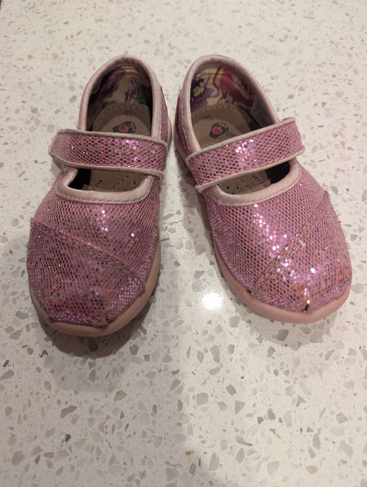 Bob's size 6 toddler sparkly, Shoes 6 (Walkers:12-24 mth)