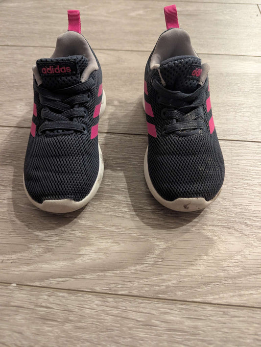 Adidas toddler girl size 6 , Shoes 6 (Walkers:12-24 mth)