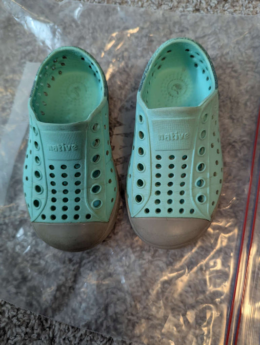 Native size 6 blue sparkles , Shoes 6 (Walkers:12-24 mth)
