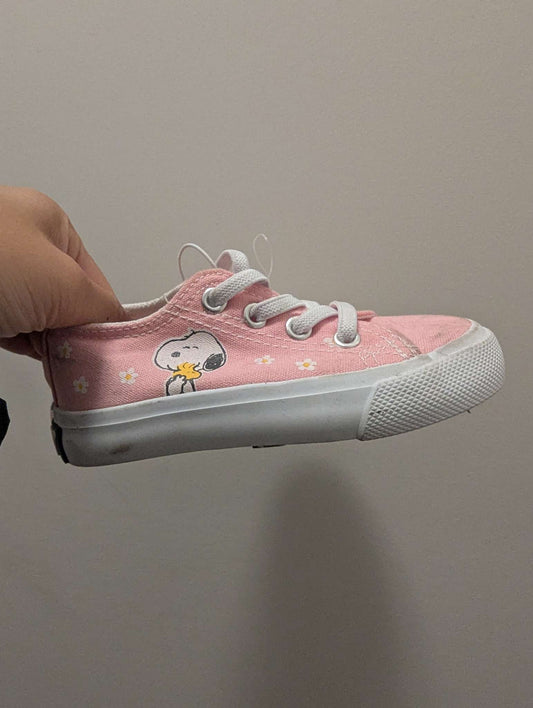 Peanuts size 6 toddler shoes , Shoes 6 (Walkers:12-24 mth)
