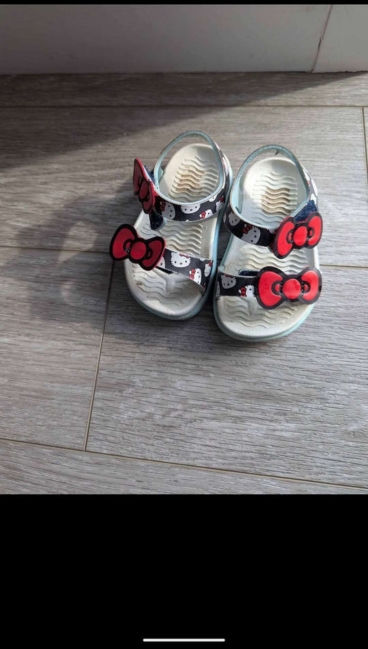 Natives hello kitty c6 sandals , Shoes 6 (Walkers:12-24 mth)