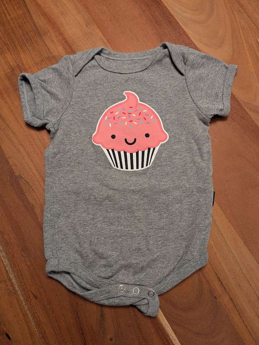 Whistle and flute cupcake onsies 12-18 months, Kids 12 Month (9-12M)