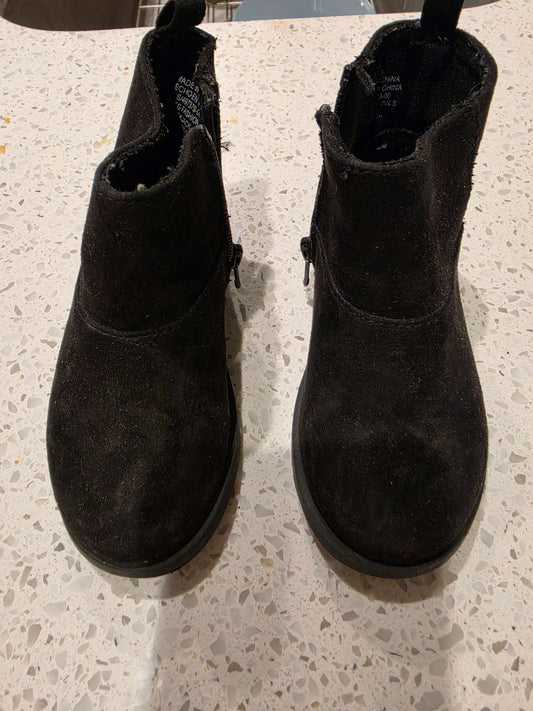 Old navy size 6 black boots, Shoes 6 (Walkers:12-24 mth)