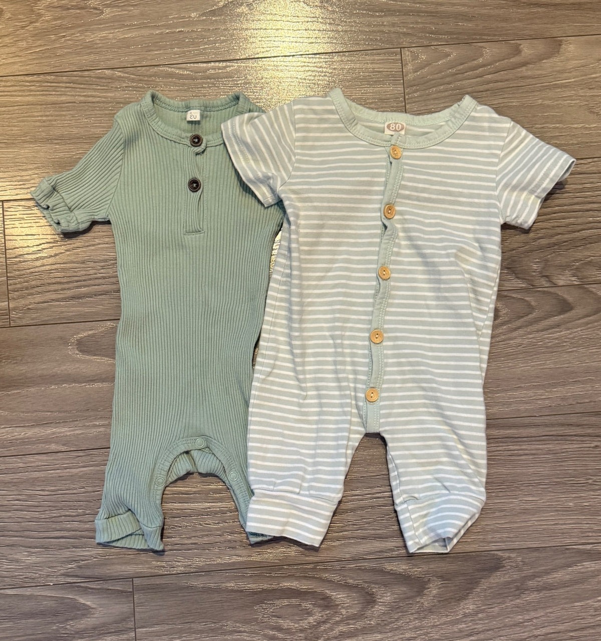Set of 2 Shorts Onesies (Size 80, 9 Months), Kids 9 Month (6-9M)
