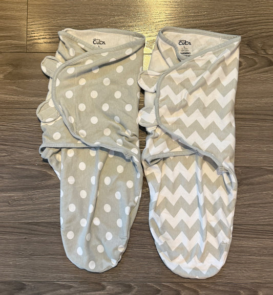 Set of 2 Comfy Cubs Velcro Swaddles (Sz L, 14-18 lbs), 0-6 Months (Small)