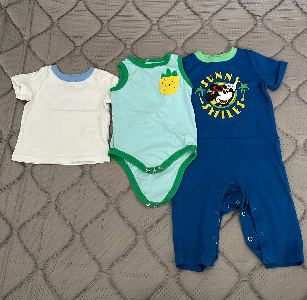 Bundle of 3 items, baby boy romper, no-sleeve onesie and a shirt, 6-12 months size, Kids 12 Month (9-12M)