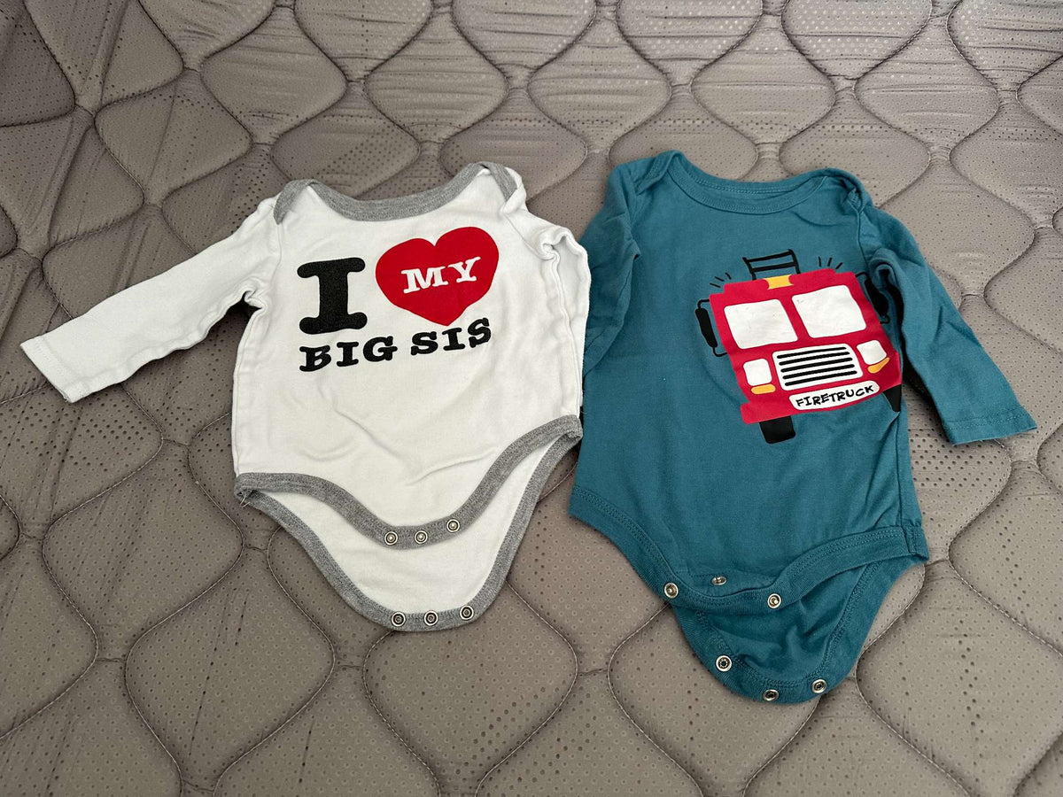 2 long sleeve onesies, 6-12 months size, Kids 12 Month (9-12M)