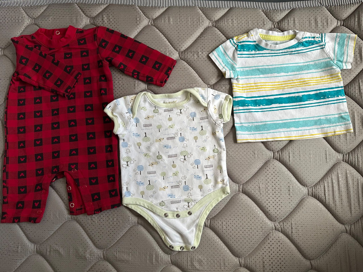 3 items bundle, long sleeve footless romper, short sleeve onesie and a shirt, size 0-3 months, Kids 3 Month (0-3M)