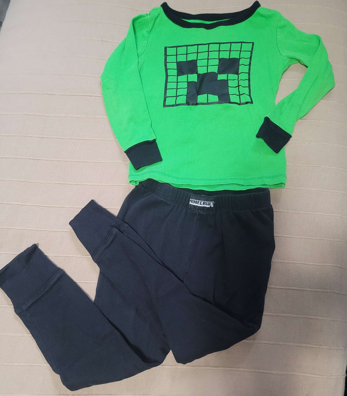 Minecraft pajamas , Kids 6/6X