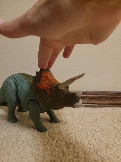 Roaring triceratops