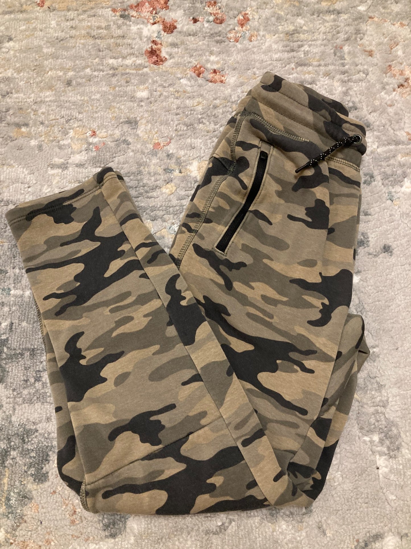 Gap Fit - Cozy Camo Pants  L(12), Kids 12 & 14 (large)
