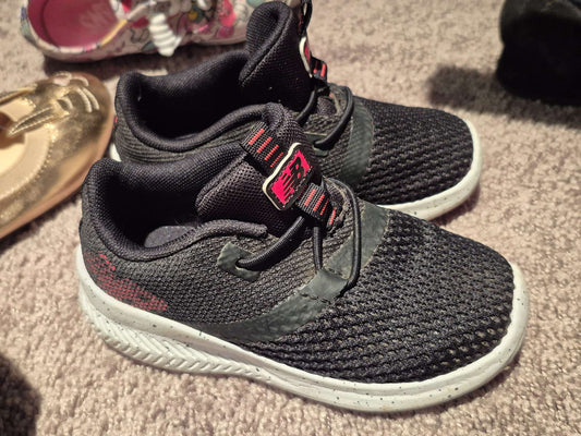 New Balance Fresh Foam Black & Pink Mesh Sneakers - Size 8T, Shoes 8 (Toddler:2-4yr)