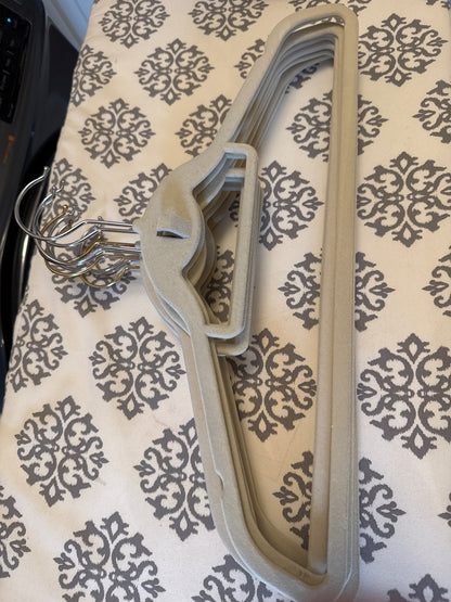 Felt hangars