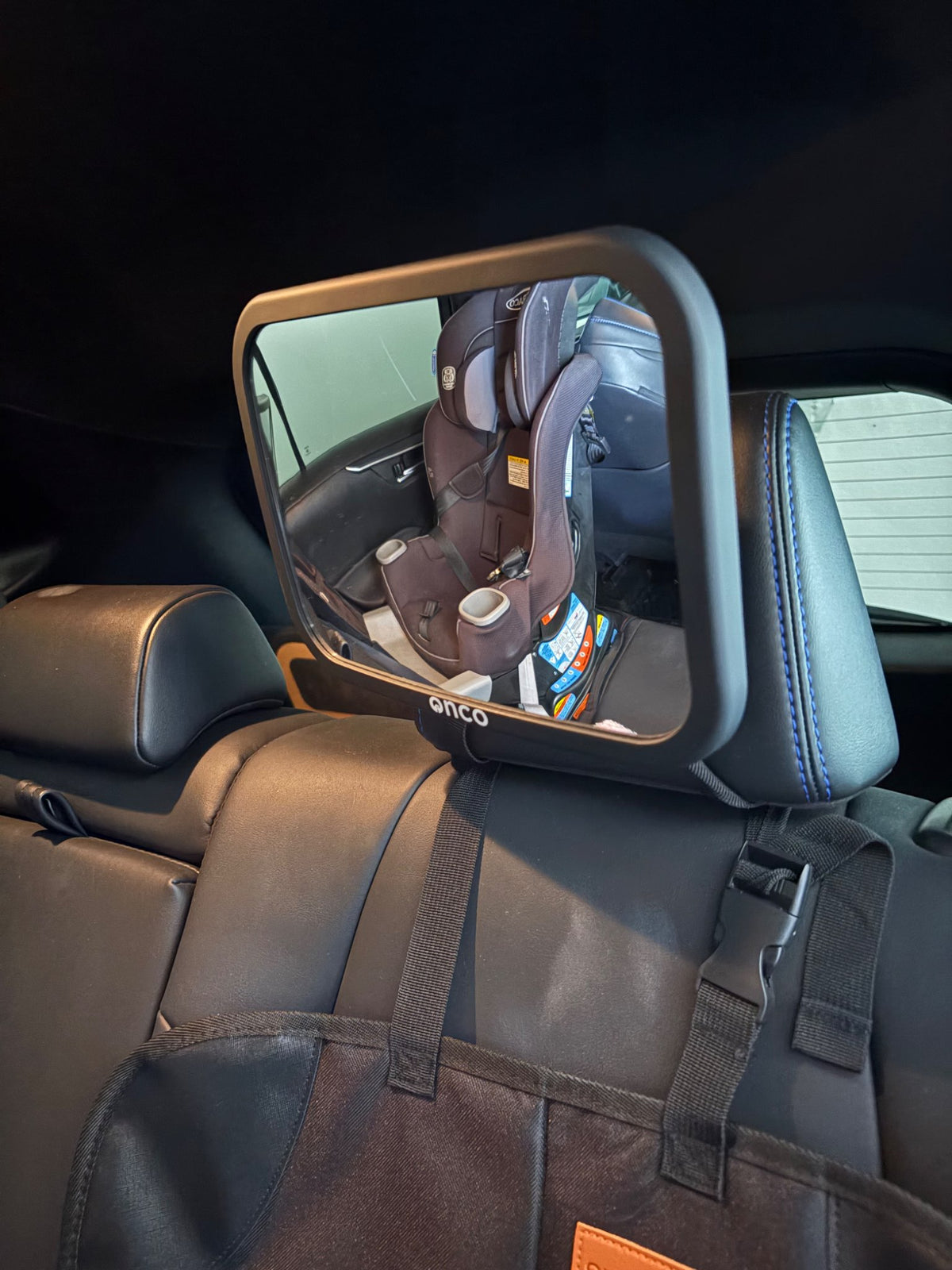 Baby mirror for rear facing carseats