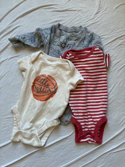 Bundle of 3 onesies, size 3 month , Kids 3 Month (0-3M)