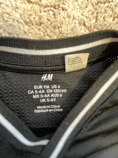 H&M size 5-6 looney tunes , Kids 5/5T