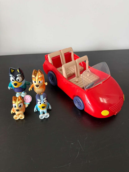 Bluey Red Sports Car with 4 Figures (330)