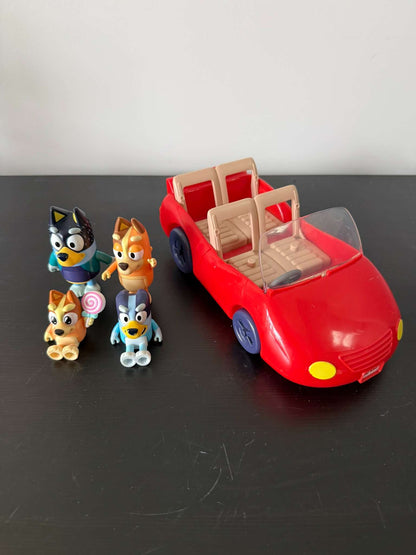 Bluey Red Sports Car with 4 Figures (330)