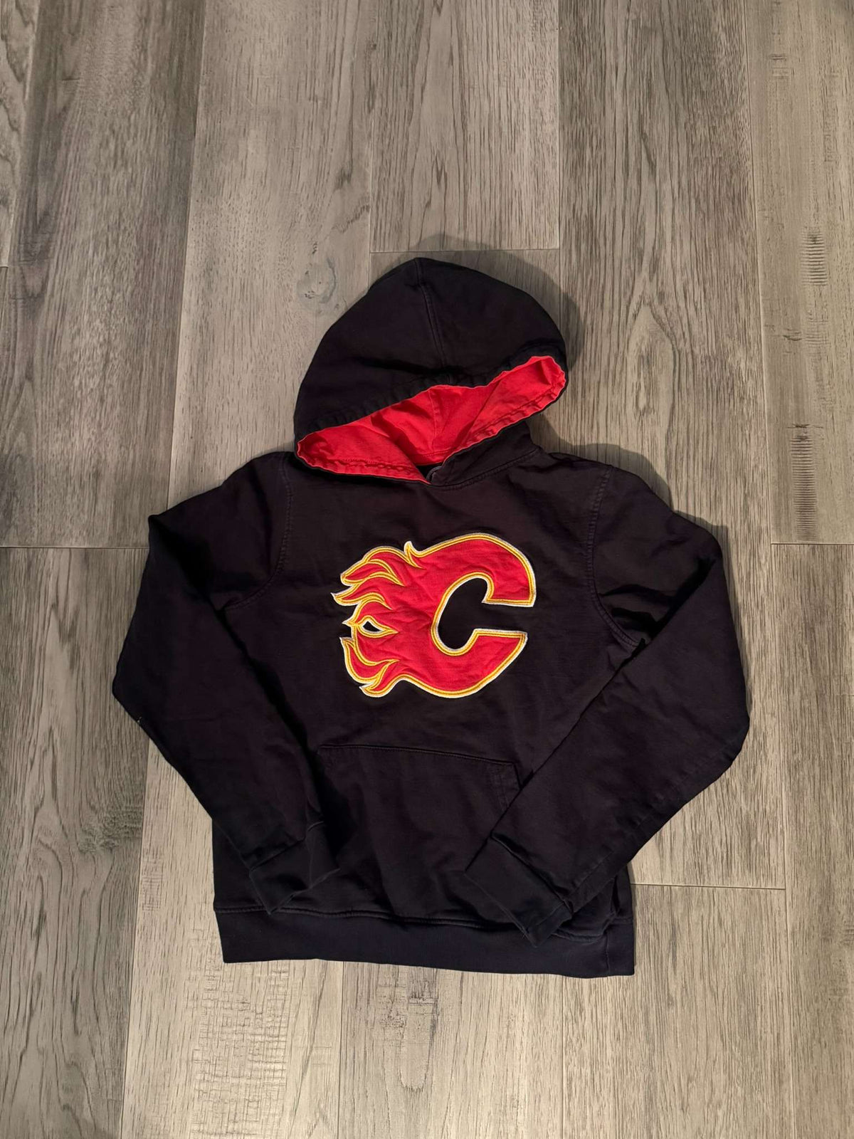 Kids Calgary Flames Hoodie Size 7/8 (201), Kids 7