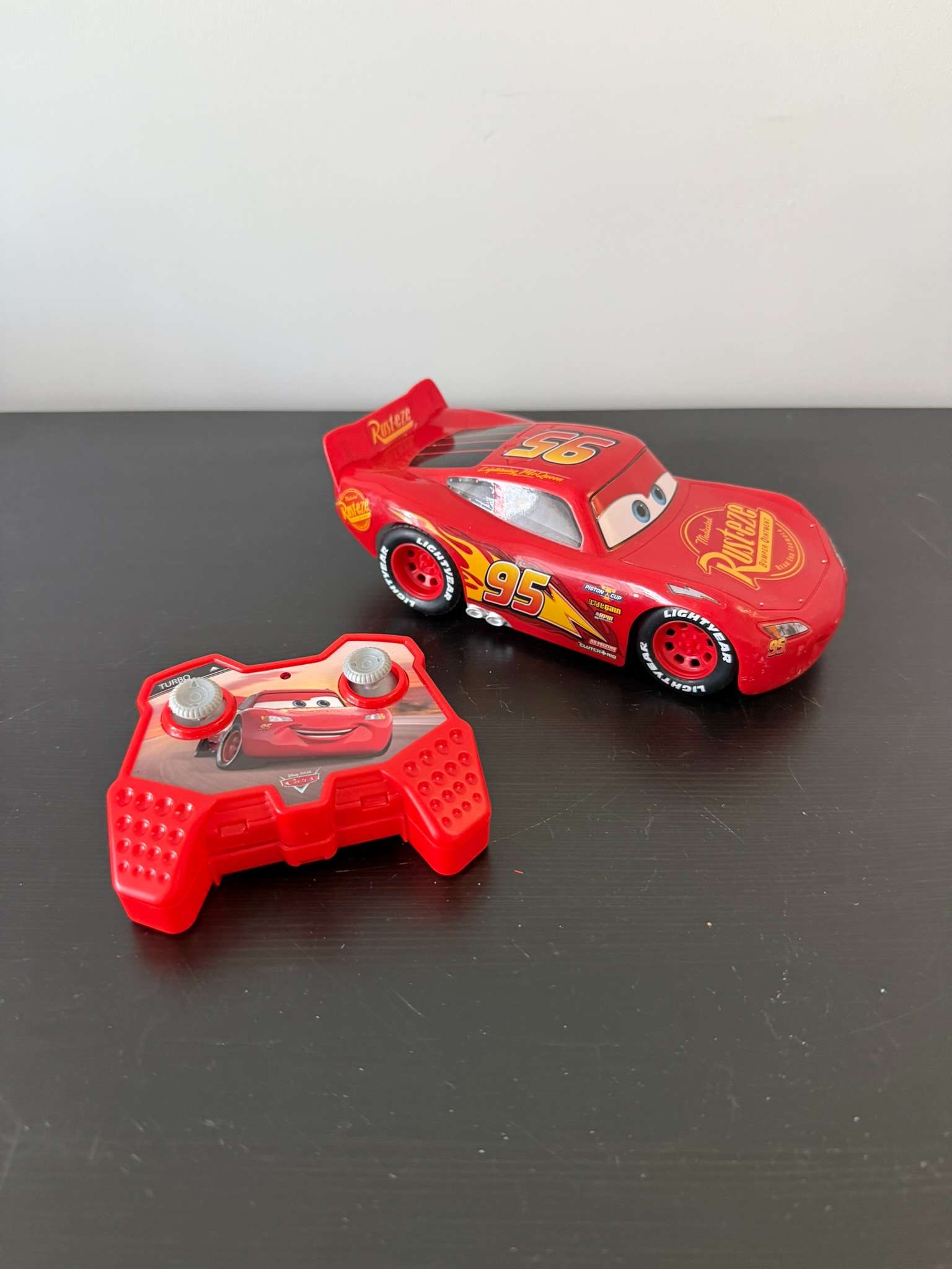 Jada Disney Pixar Cars Lightning McQueen Remote Control Car (312 ...