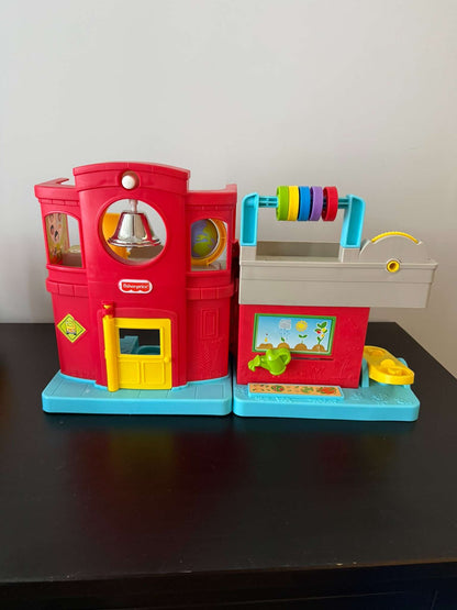 Fisher-Price Little People Friendly School & School Bus Set (#341)