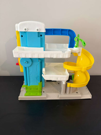 Fisher-Price Little People Helpful Neighbor's Garage with 11 Wheelie Vehicles