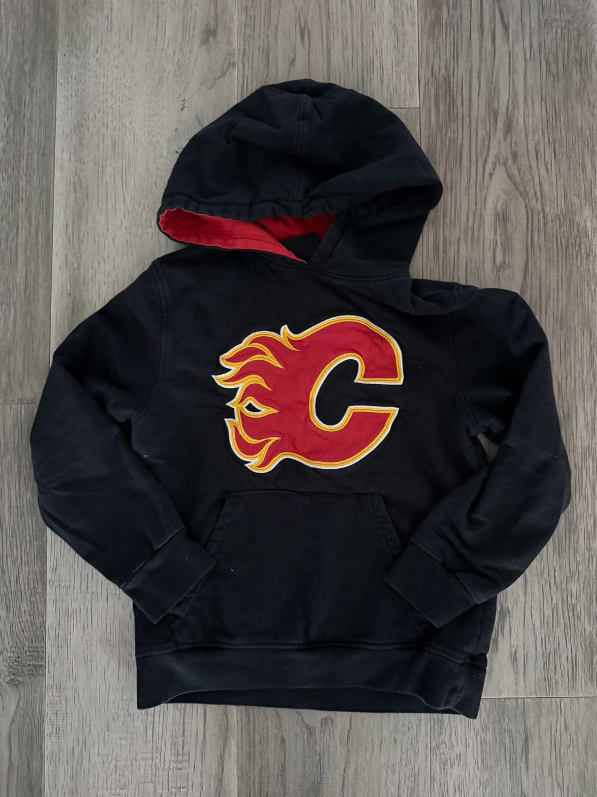 NHL Flames Size 6 Hoodie (112), Kids 6/6X