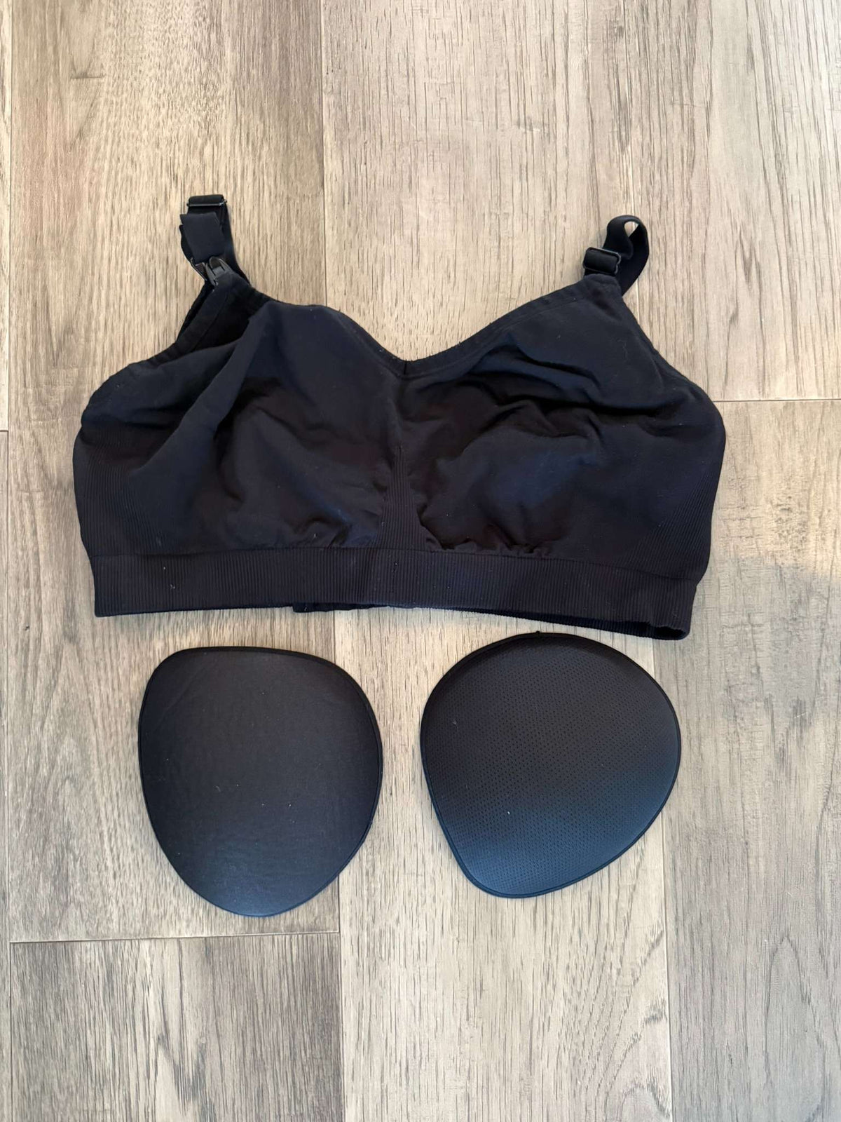 XL Black Knix Nursing Bra with Leakproof Cups (94), Maternity XL (16-18)