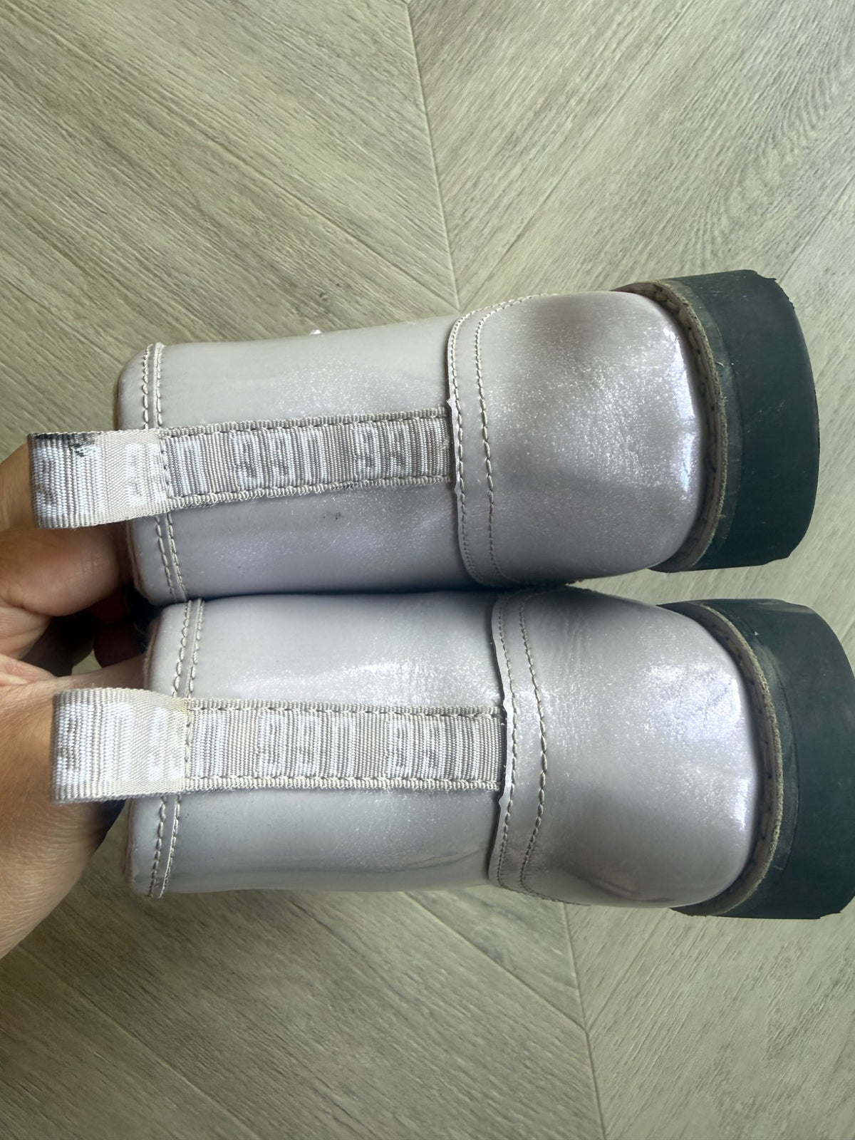 UGG Kids Ashton Lace Up Glitter Combat Boots - Size 3 (Mint Treads!), Shoes 3 (Kids:4-8yr)
